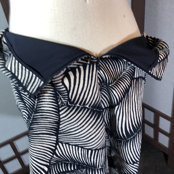 Ann Taylor lined pencil skirt Sz 4 navy and cream palm leaf pattern/ zipper - Picture 8 of 12